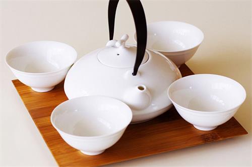 瓷器茶具和陶器茶具有什么区别